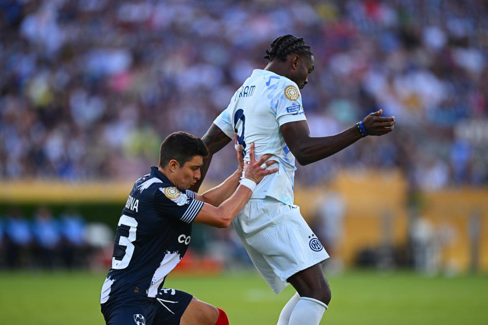 图片报：拜仁的球探考察了达伽马19岁的巴西边锋拉扬